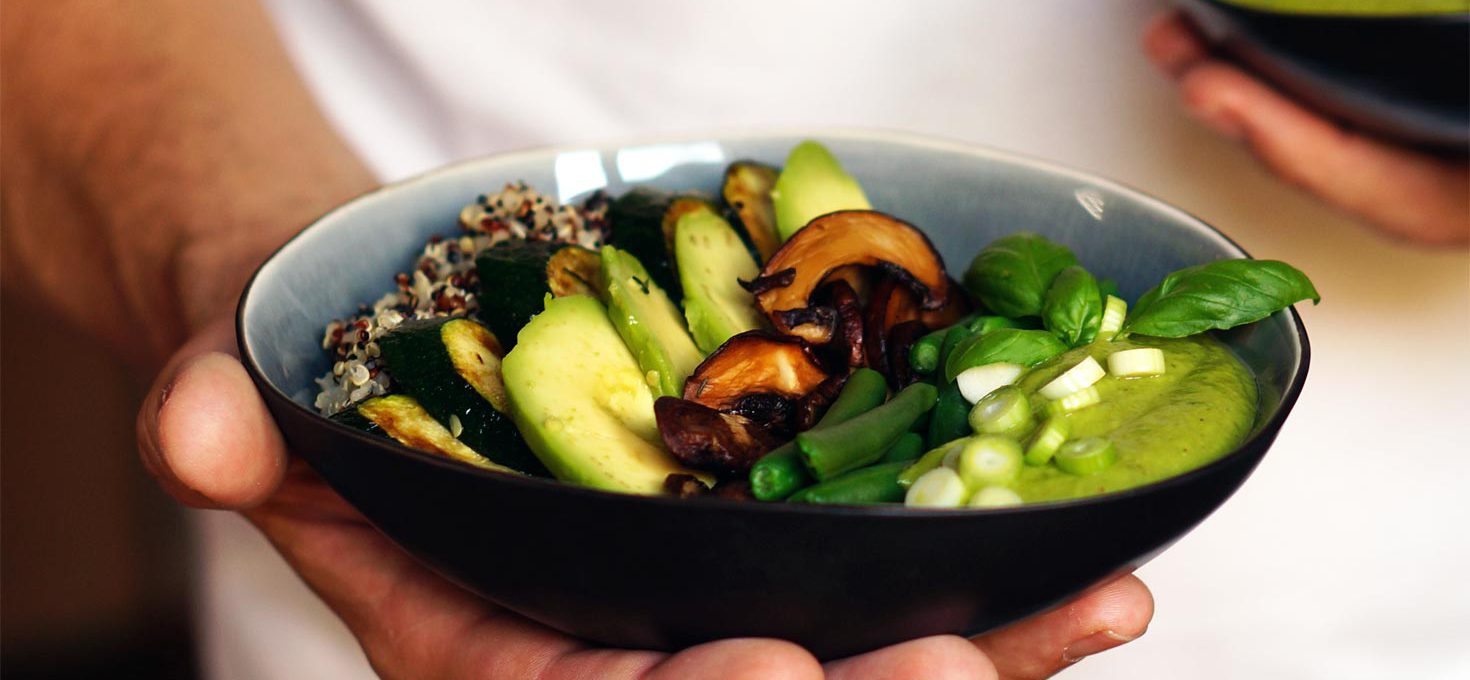 Grüne Poke Bowl